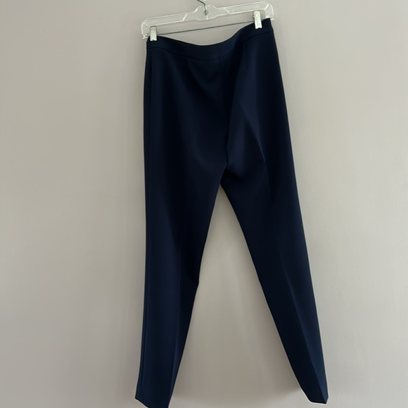Tahari Arthur S. Levine Navy Blue Jacket and Pants, size 4 - Picture 7 of 9